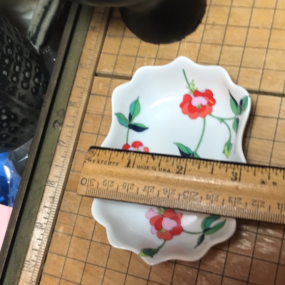 The Toscany Collection Taiwan Red Pink Flower Trinket Dish 4.24”L x 3 1/8”W x1”H - Picture 9 of 9